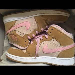 Girls Jordan 1 Hare Jordan